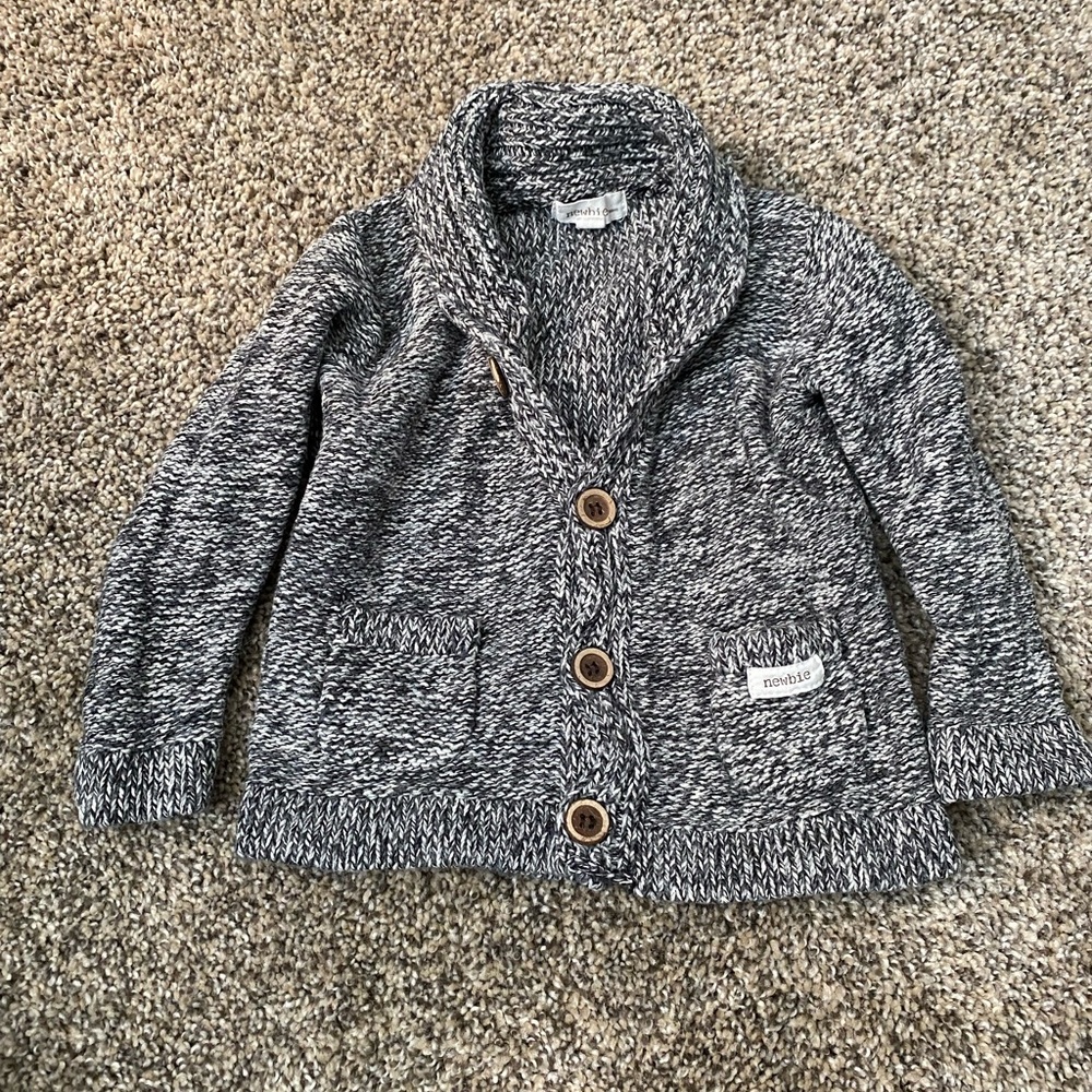 Newbie Gray/whitw Shawl Collar Cardigan - Size 12-18 months (80)